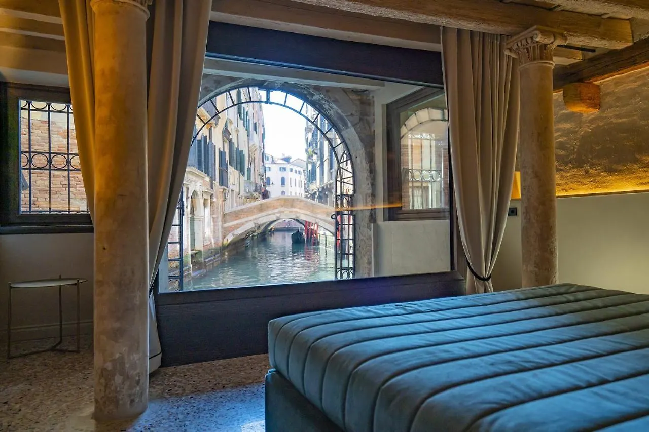 Corte Rubbi 1 A True Canal-Side Experience Apartment Venice Italy